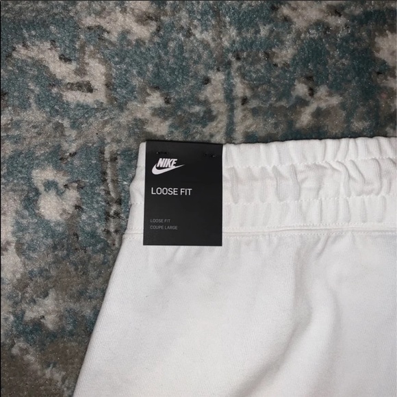 Nike Cropped Pants - Picture 8 of 8